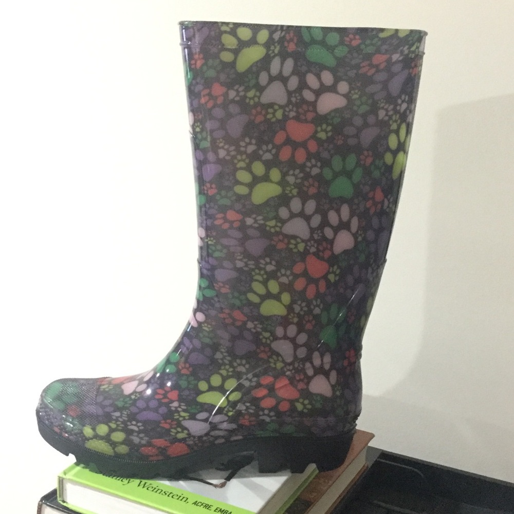 Pawprint rainboots