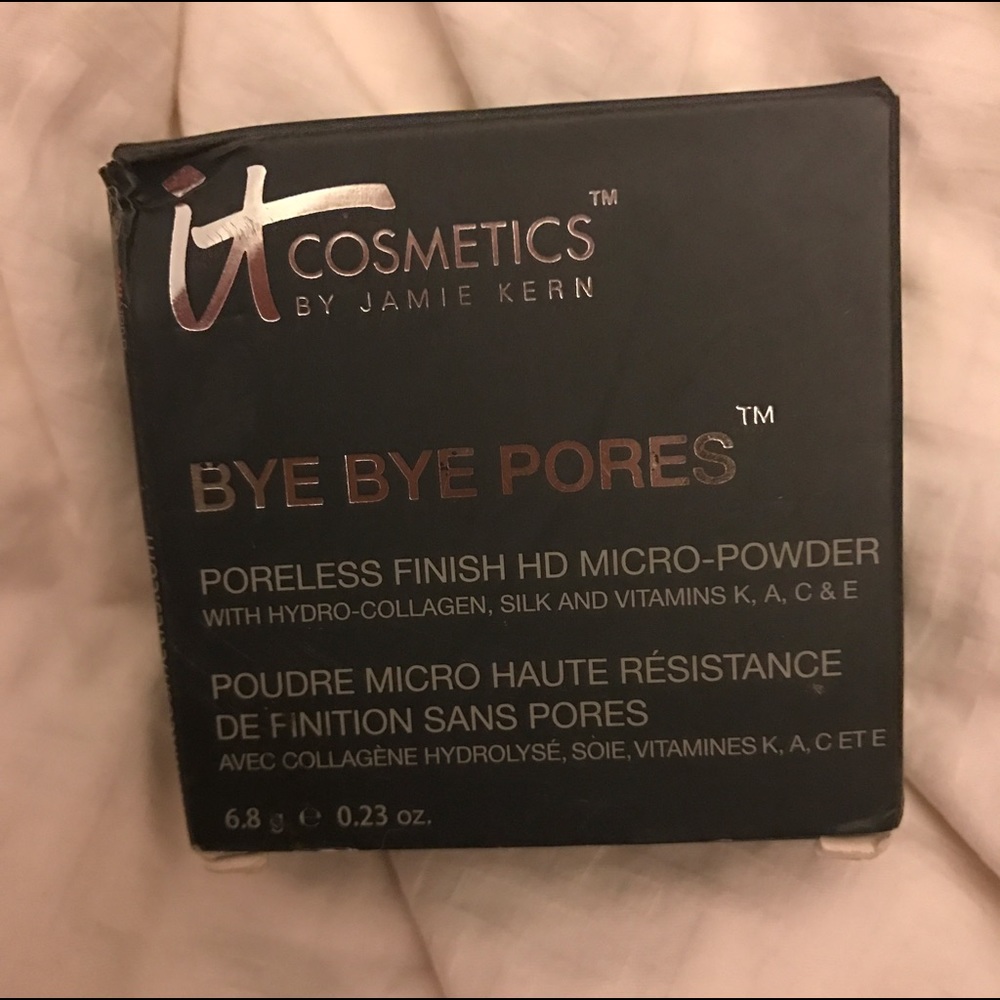 IT COSMETICS Bye Bye Pores Powder