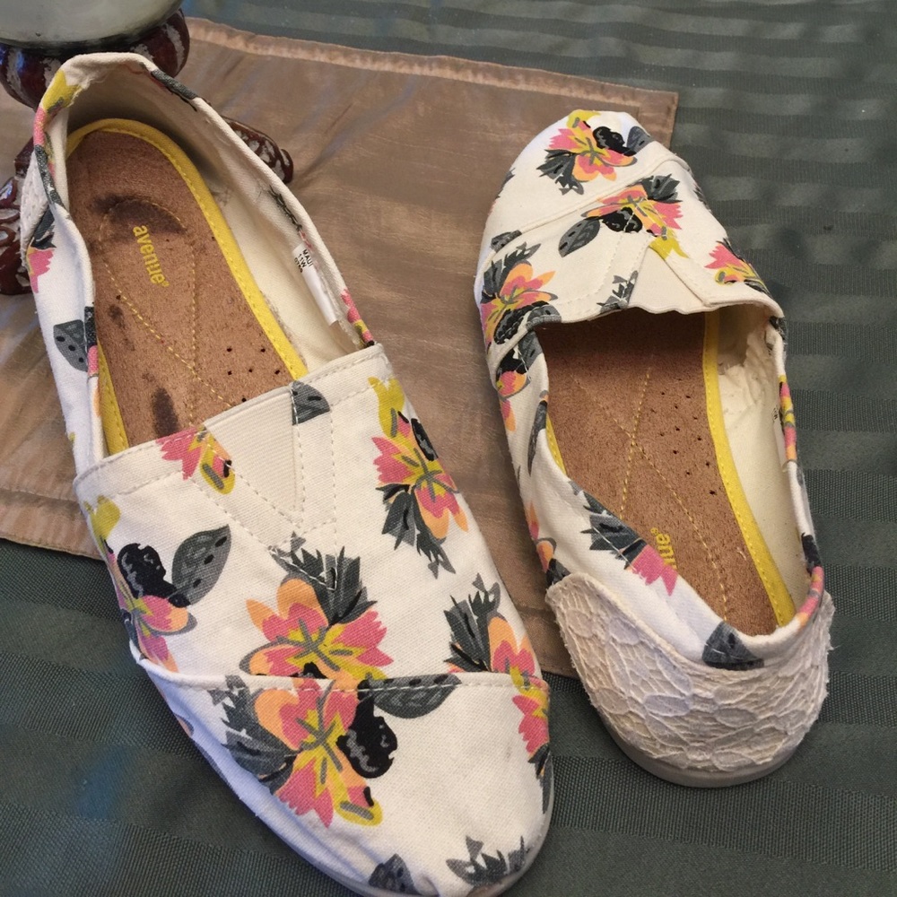 🎰Avenue slip on shoes🎰