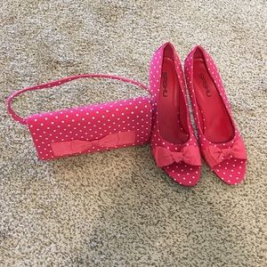 NEW Woman's shoe & purse set