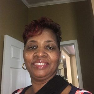 Meet your Posher, Lois