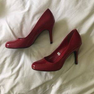 Red Pumps