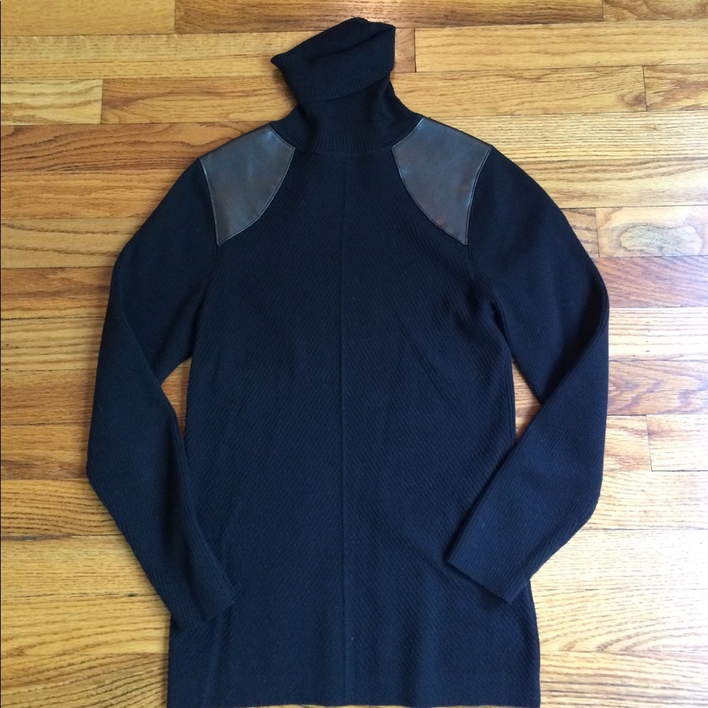 Equestrian turtle neck with faux leather patches