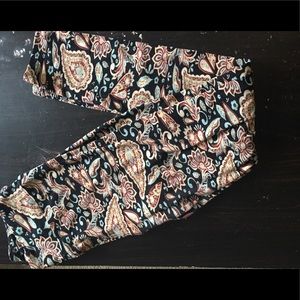 Lularoe OS paisley leggings