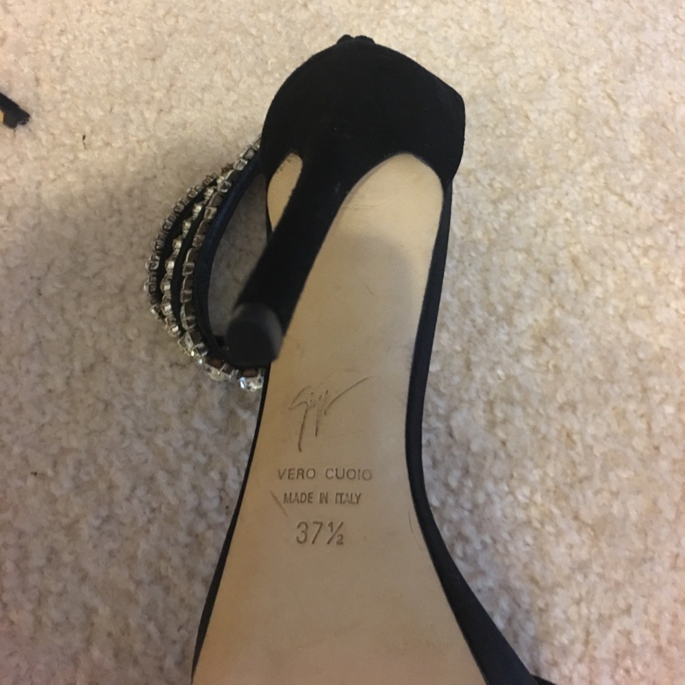 Sold!!!!!!!!!Giuseppe heels - Picture 3 of 8