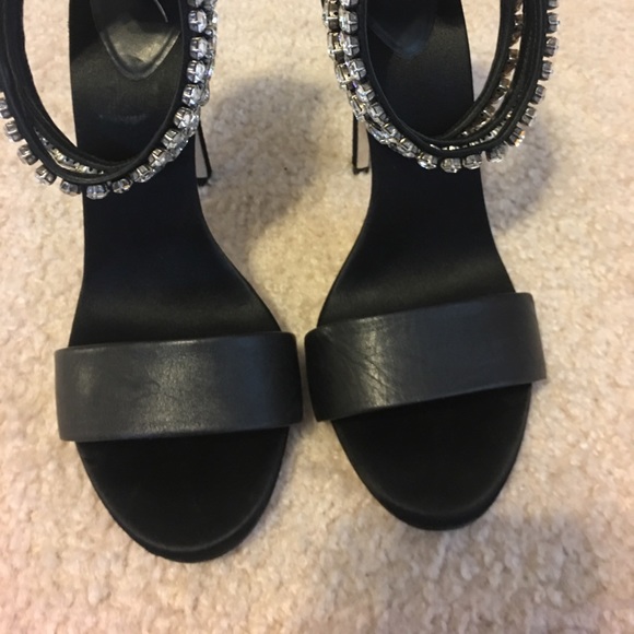 Sold!!!!!!!!!Giuseppe heels - Picture 5 of 8