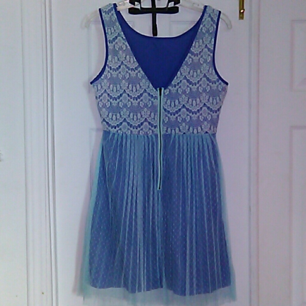 Flying Tomato Dress - Picture 4 of 6