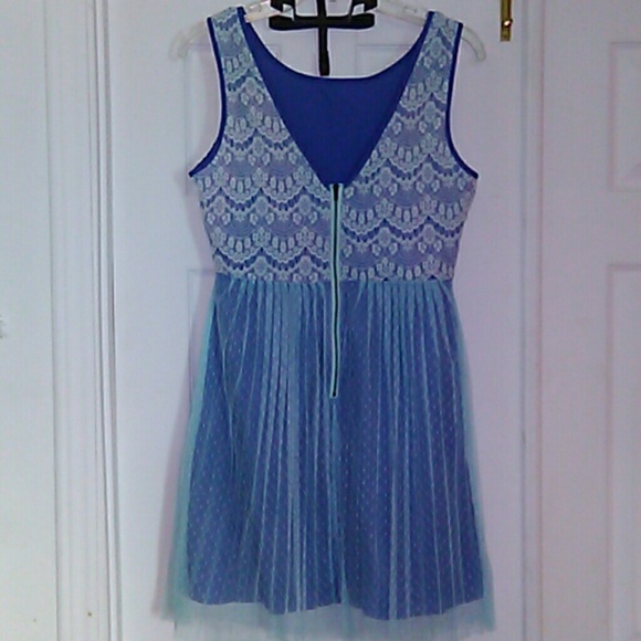 Flying Tomato Dress - Picture 4 of 6