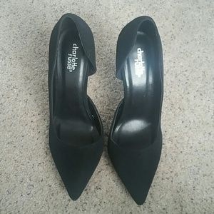 Black pumps?