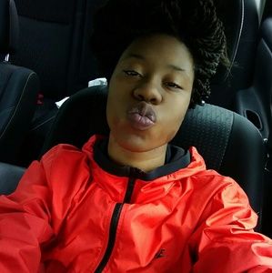 Meet your Posher, Dicynthia