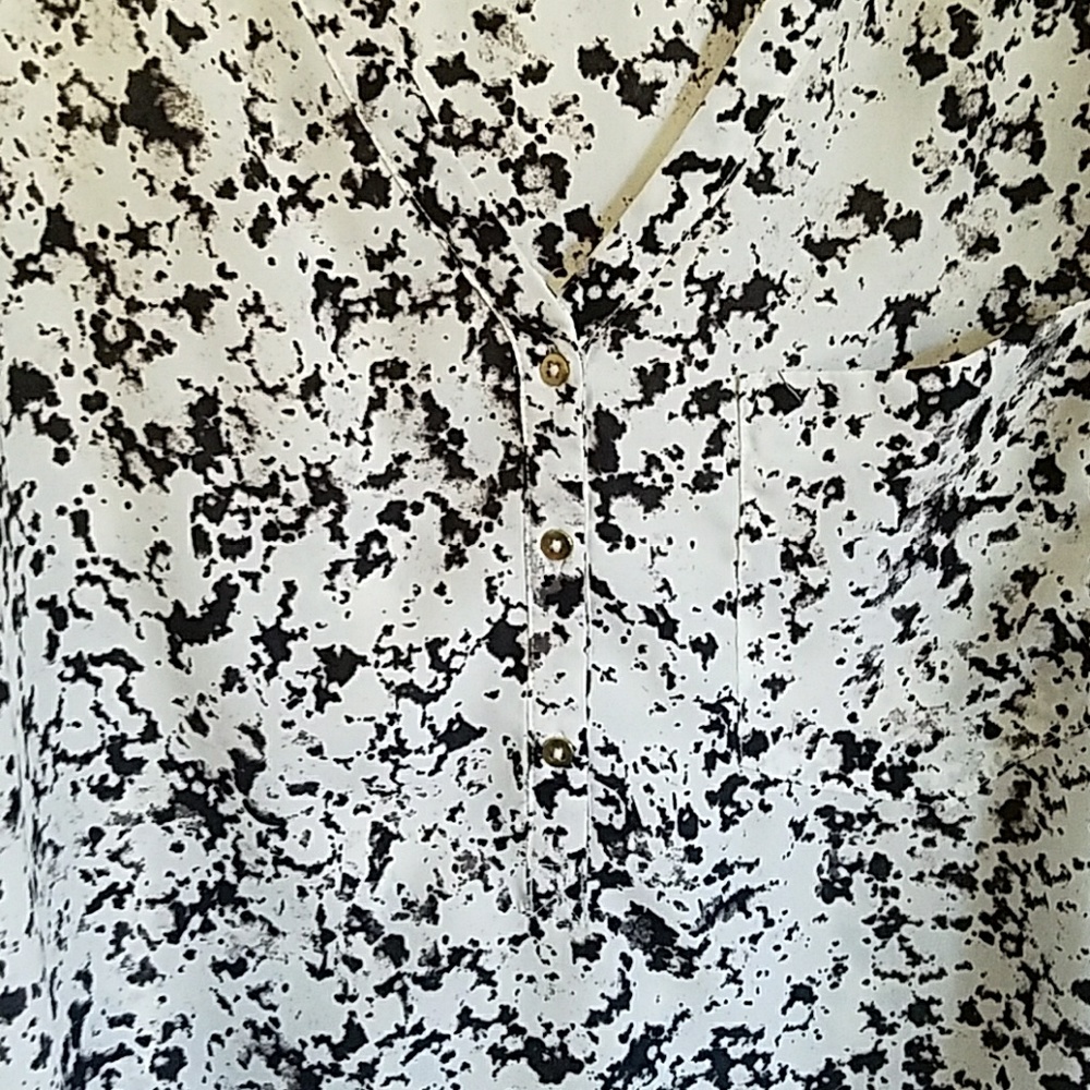 **WEEKEND SALE** Women's black and white blouse - Picture 4 of 4