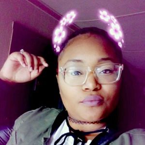 Meet your Posher, Simone