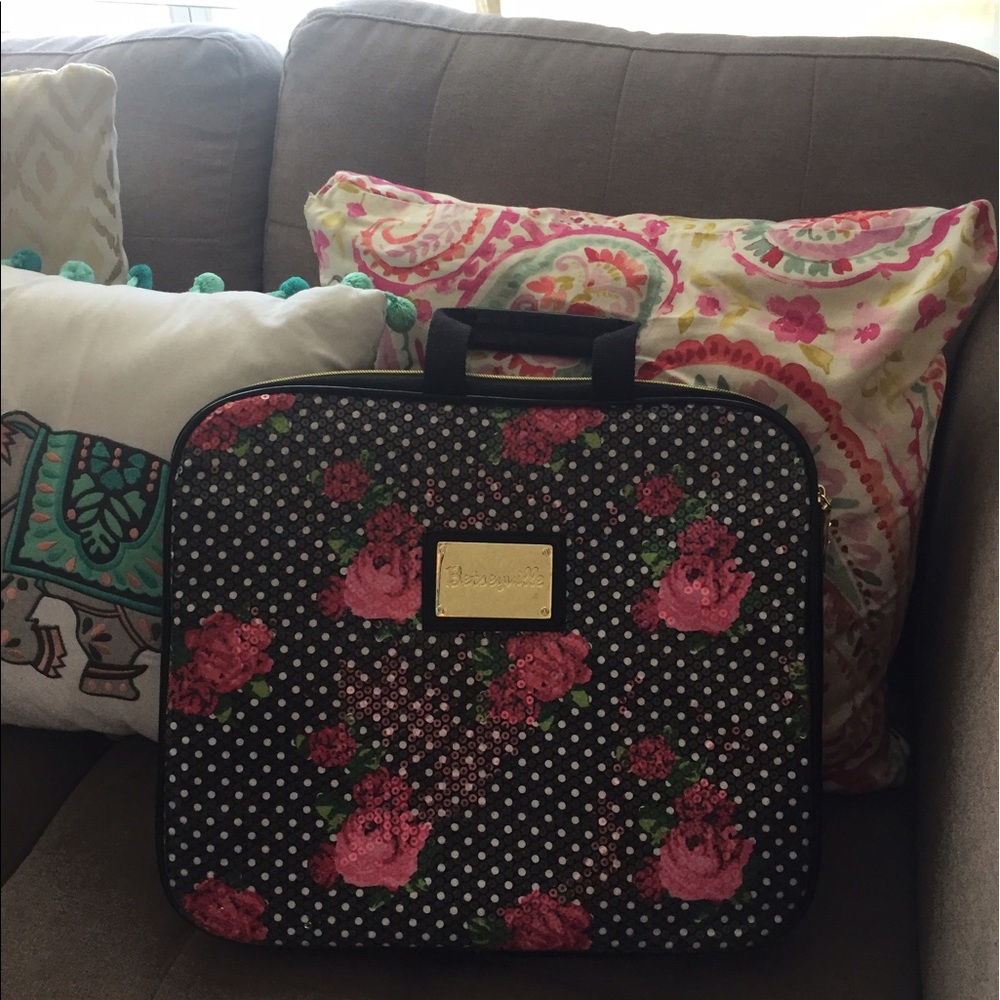 Betsey Johnson laptop case