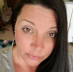 Meet your Posher, April