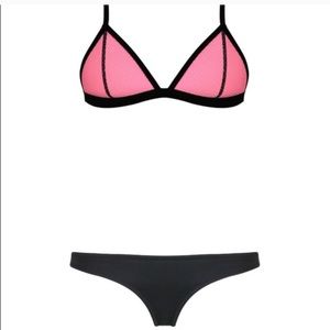 Triangle black bottoms