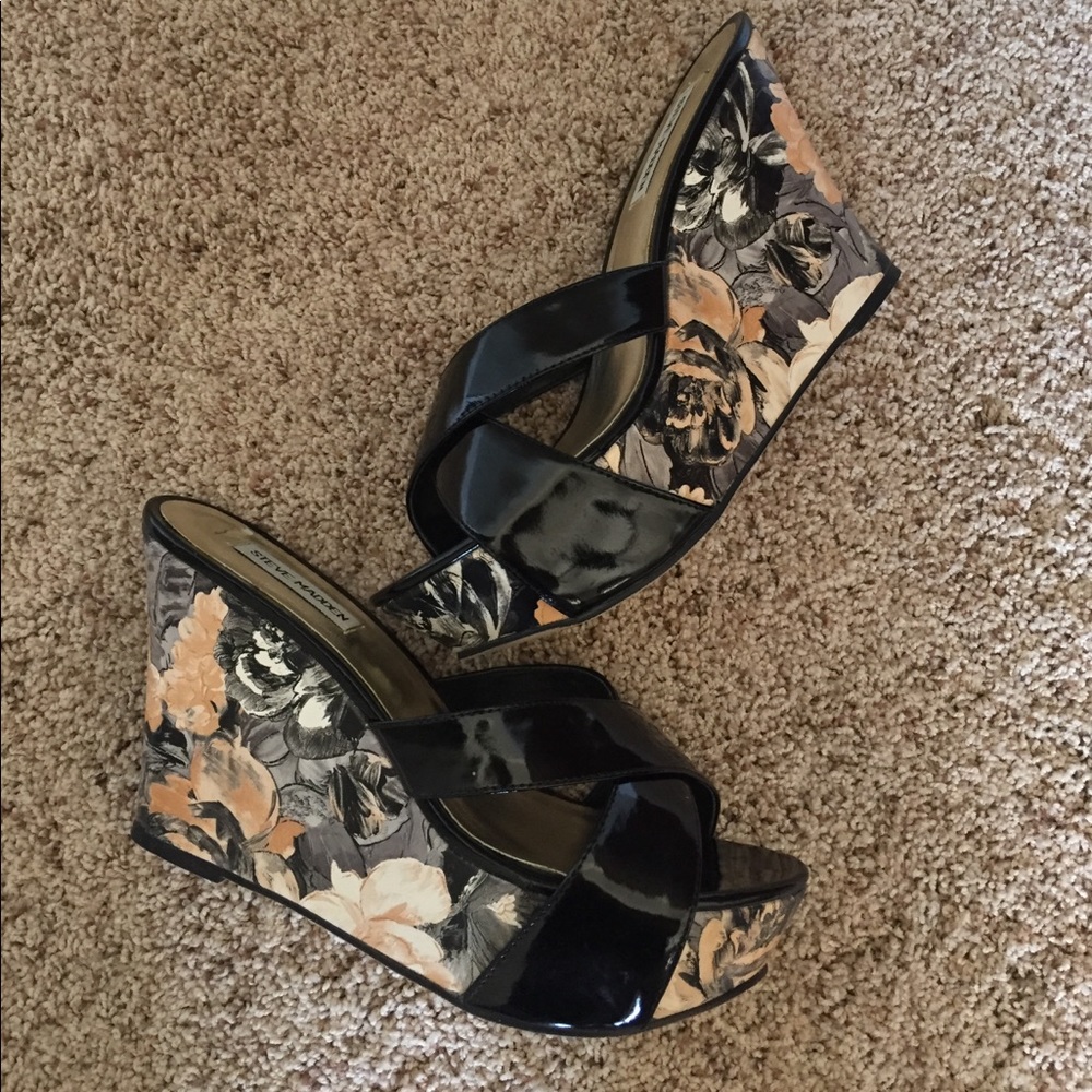 Steve Madden wedges