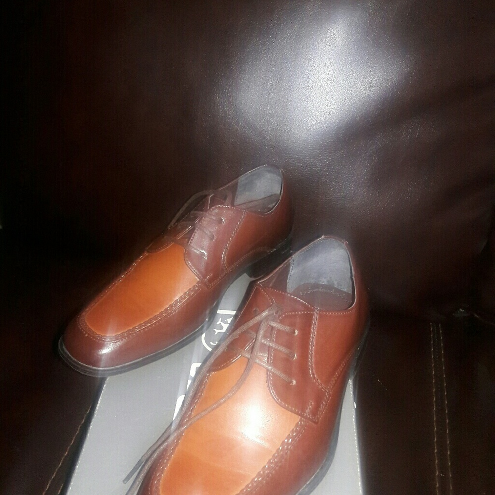 Boy size 2 Stacy adam