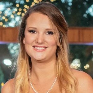 Meet your Posher, Holly