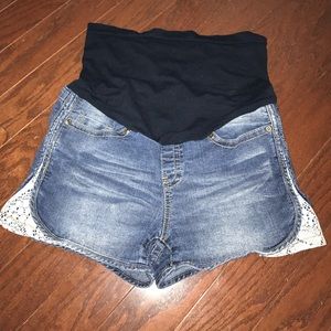 Maternity shorts