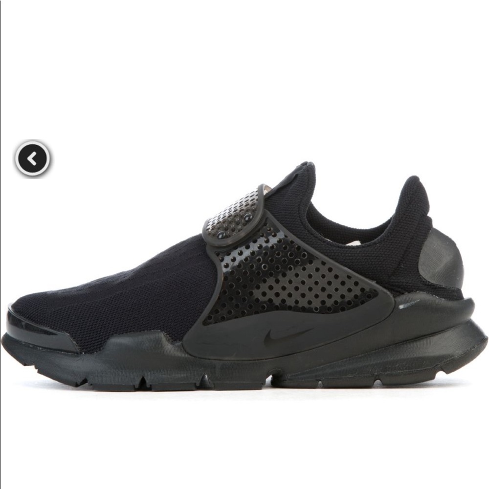 NWOT Nike Sock Dart triple black sneakers, size 6