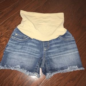 Maternity shorts