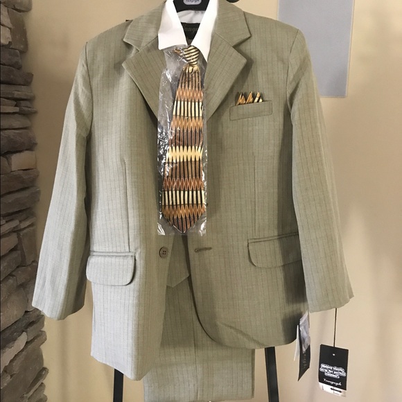 Other - 💙💙Boys Size 7 Suit💙💙