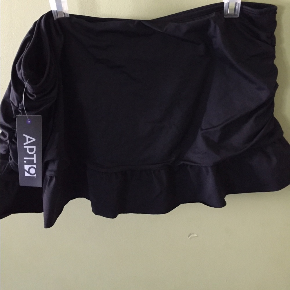 Black 2xl swim skirt