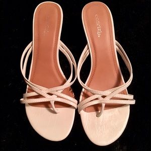 Pretty White Sandels w/ Small Heel