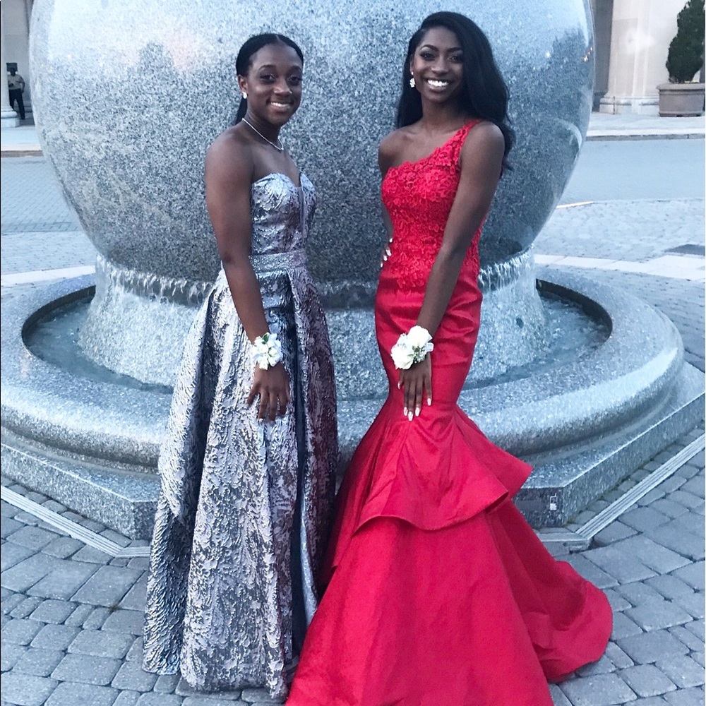 Red fitted mermaid prom dress with train
