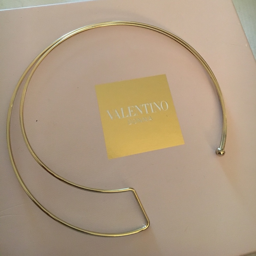 Gold tone choker necklace