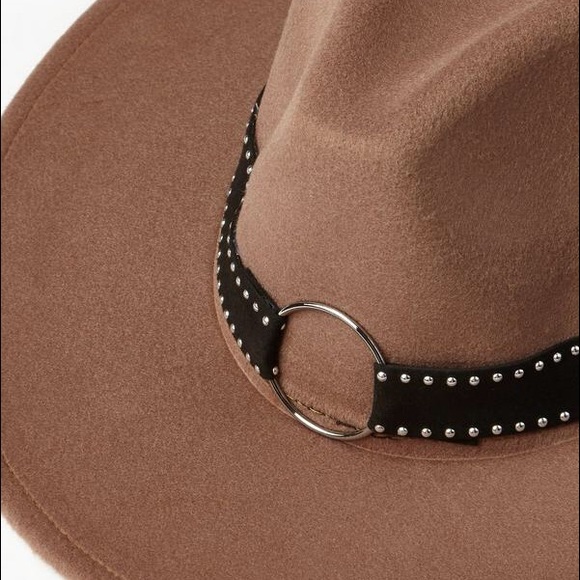 🆕 💞 Who? Wears the Hat (Best) In your Opinion? - Picture 4 of 4