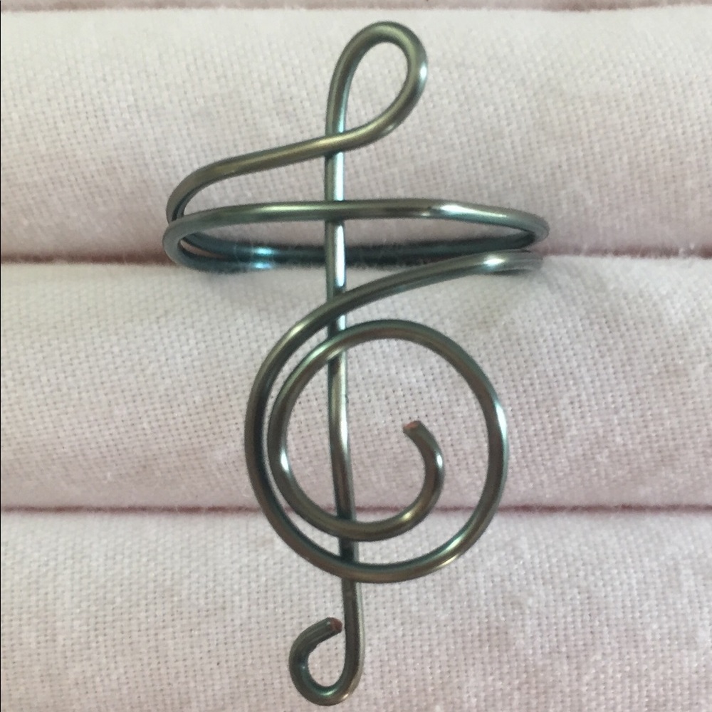 🎁LAST PRICE DROP🎁Hand Wrapped Treble Clef Ring💍