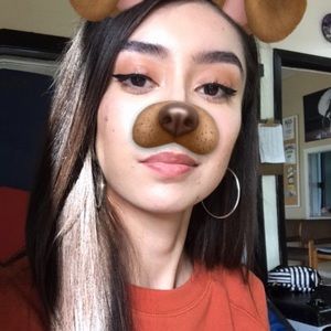 Meet your Posher, Alicia