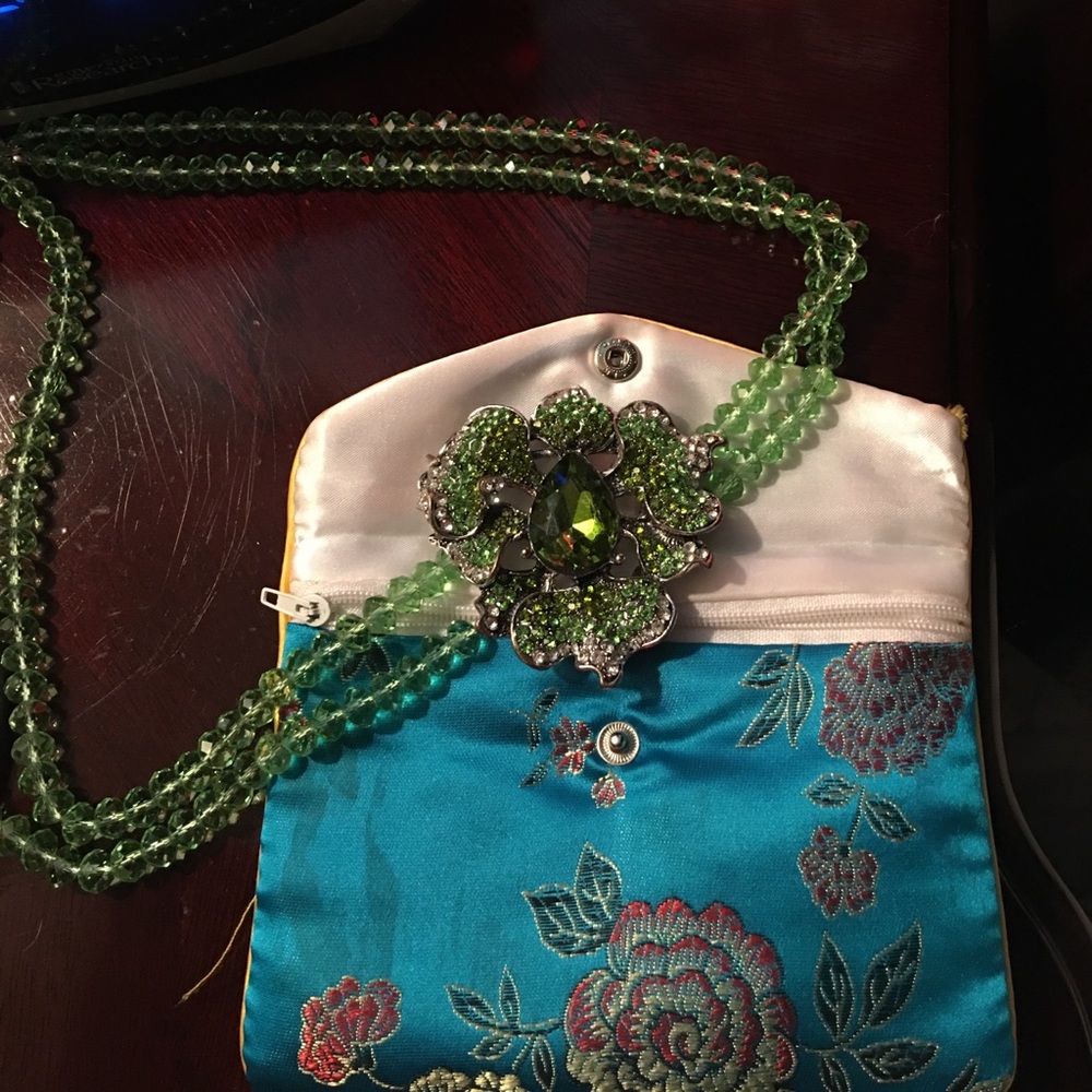 Jade necklace with small tote❤️