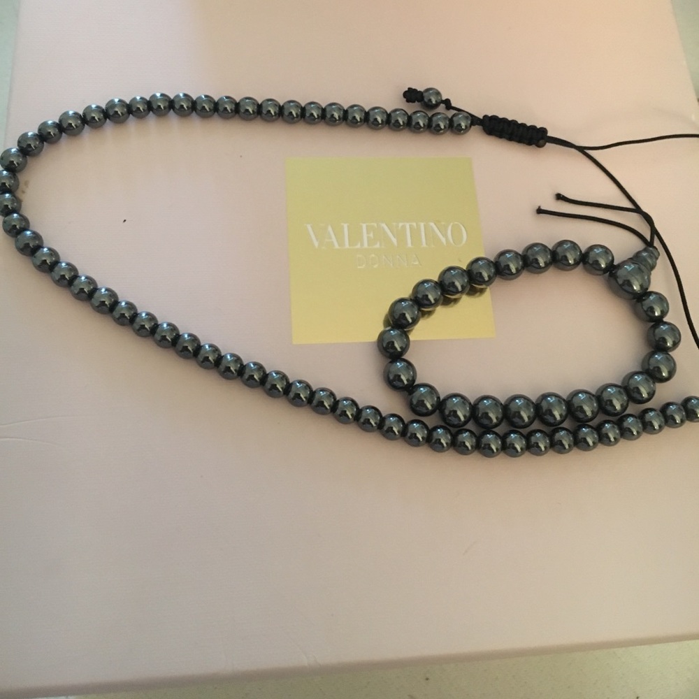 Black pearl necklace and bracelet
