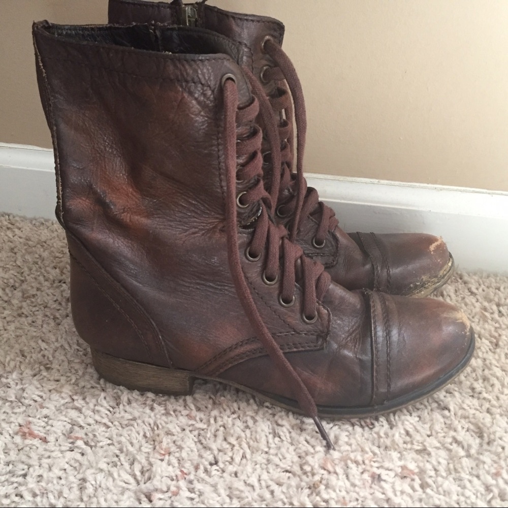 Steve Madden Brown Leather Lace-Up Boots