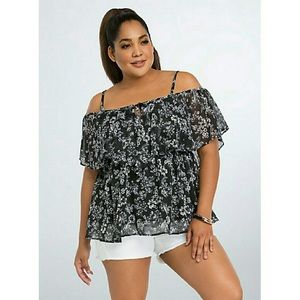 Torrid size 4 cold shoulder top nwt