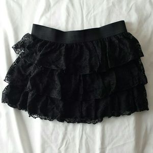 LACE mini Skirt by Joe Benbasset