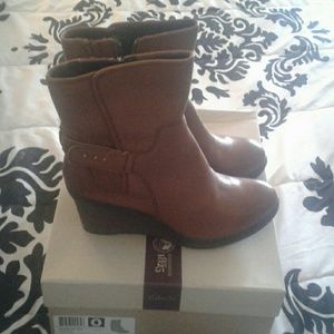Never Been Worn! Clark's Brown Wedge Boot