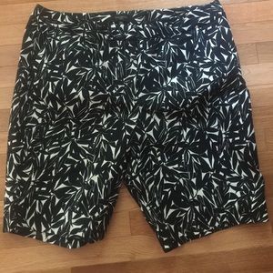 Talbots shorts leaf print 18w black & white