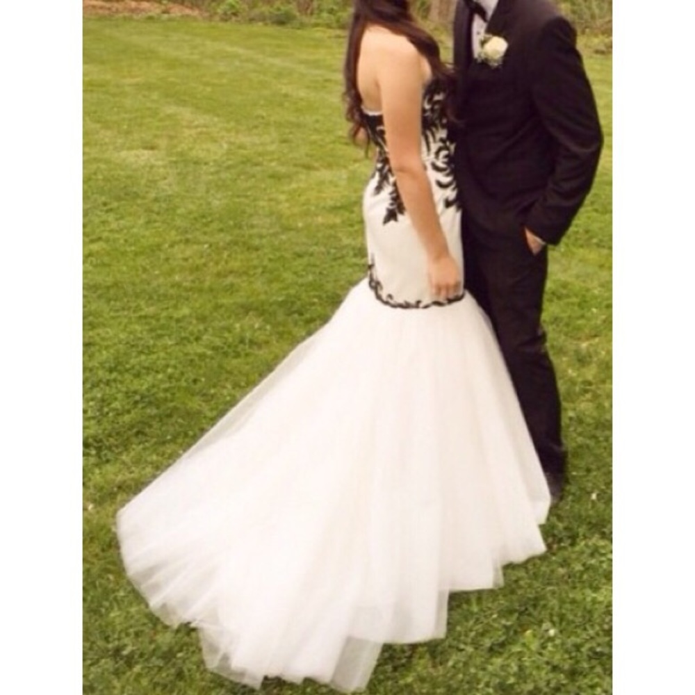 Sherri hill black and white prom dress