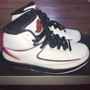 Air Jordan Retro 2's