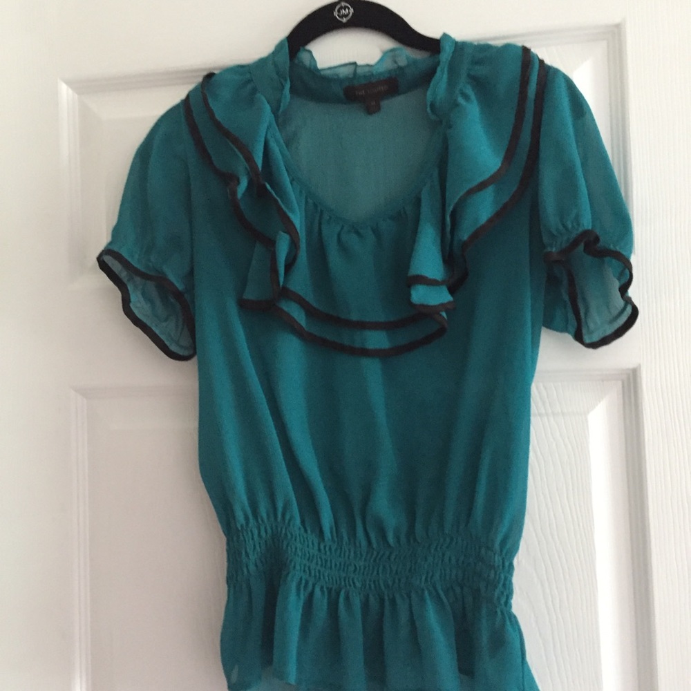 Ruffle collar blouse