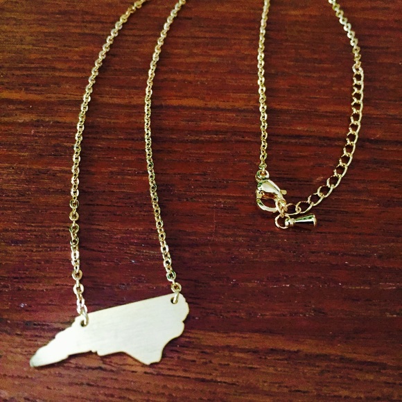 North Carolina state map gold necklace cute - Picture 3 of 4