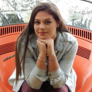 Meet your Posher, Sierra