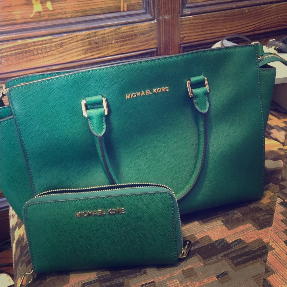 Large Green MK satchel purse & matching  wristlet