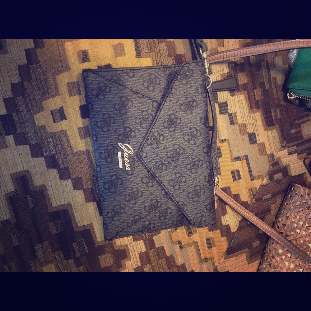 Guess crossbody