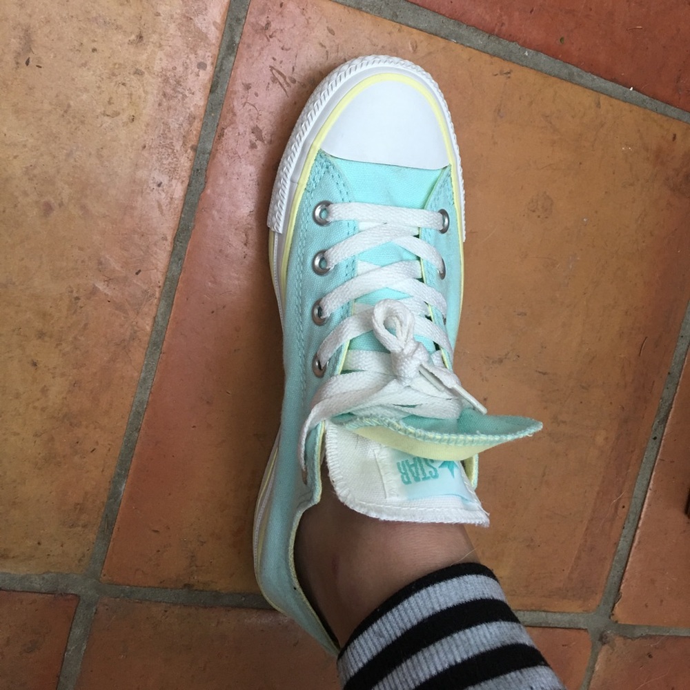 Double tongue converse
