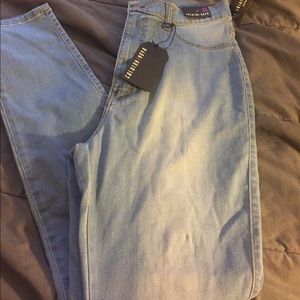 Brand New Fashion Nova Jeans (2x)