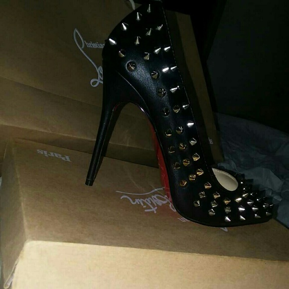 Christian Louboutin Follies *New - Picture 2 of 4